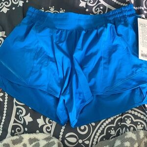 Lululemon 4inch hotty hots